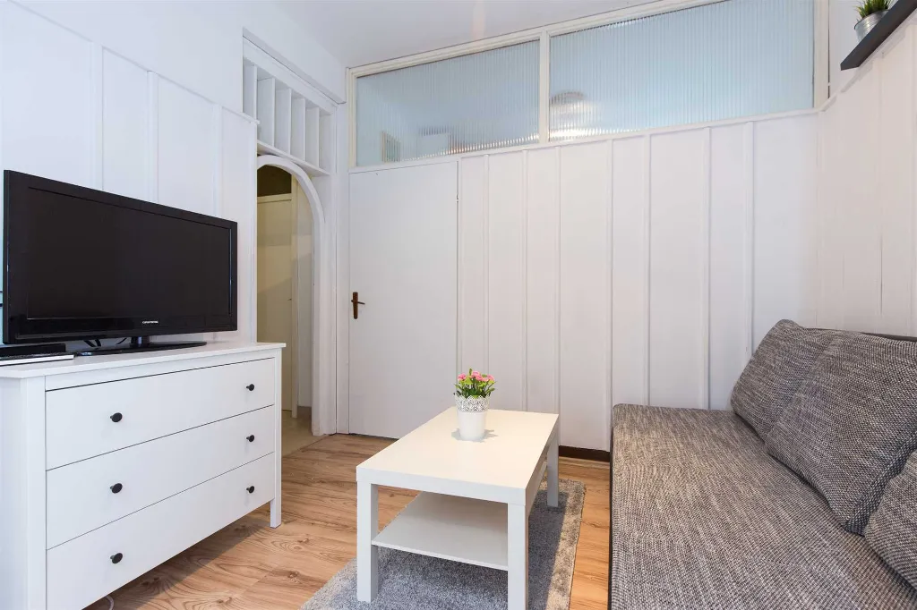 Apartment with Terrace for 4 Guests in Malinska