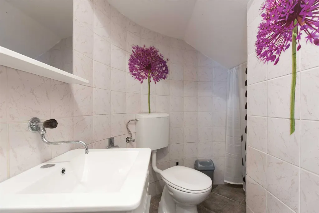 Apartment with Terrace for 4 Guests in Malinska