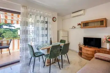 Two-Bedroom Apartment in Malinska for 4 Guests