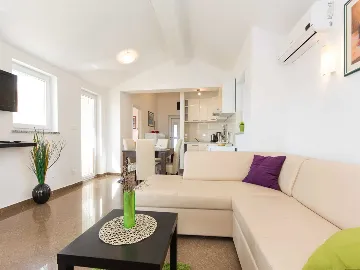 2-Bedroom Apartment with Sea View in Čižići
