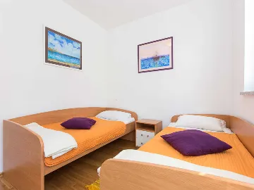 Ground-Floor Apartment in Čižići for 4 Guests