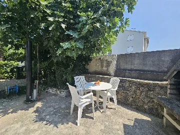 Apartment with Balcony in Malinska for 2