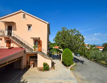 2-Bedroom Apartment with Balcony in Malinska