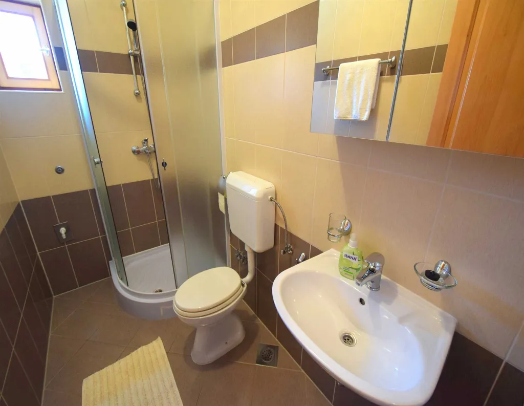2-Bedroom Apartment with Balcony in Malinska