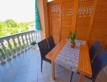 2-Bedroom Apartment with Balcony in Malinska