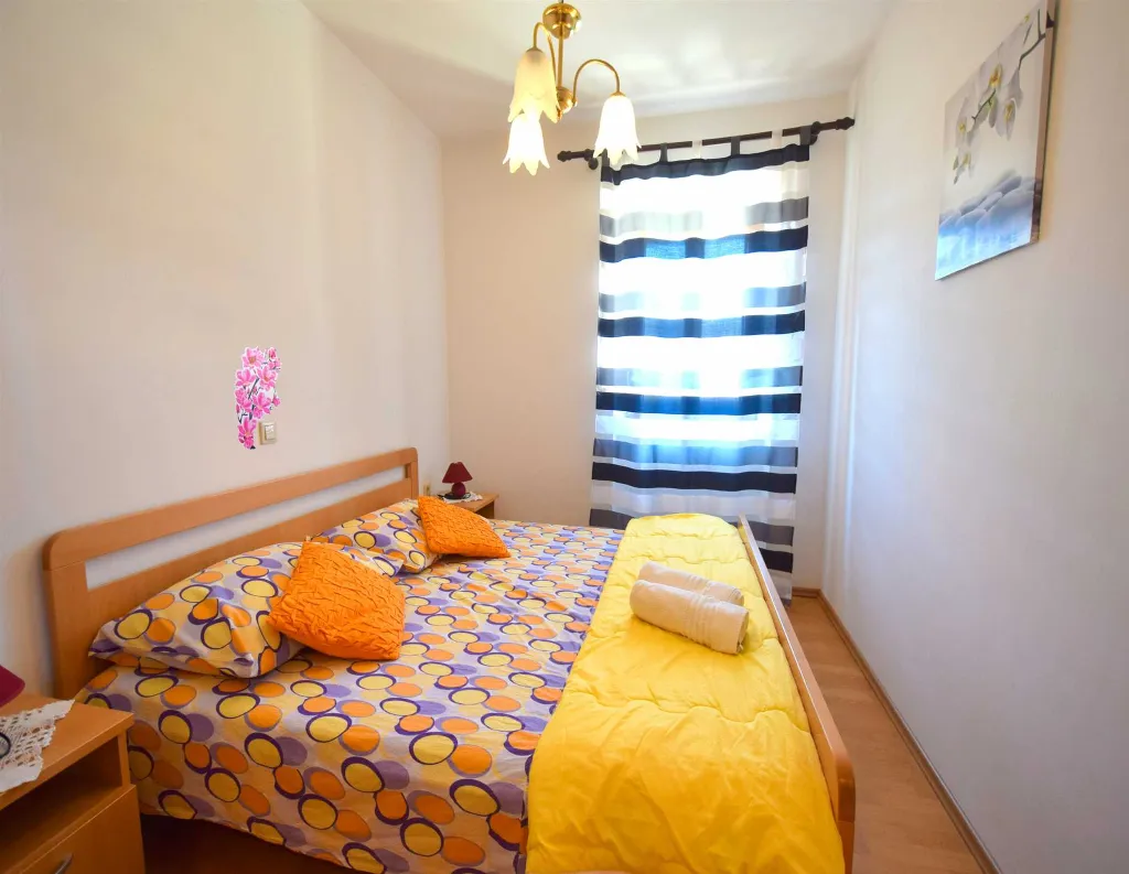 2-Bedroom Apartment with Balcony in Malinska