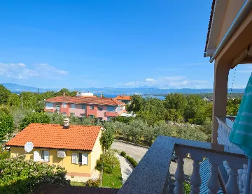 2-Bedroom Apartment with Balcony in Malinska