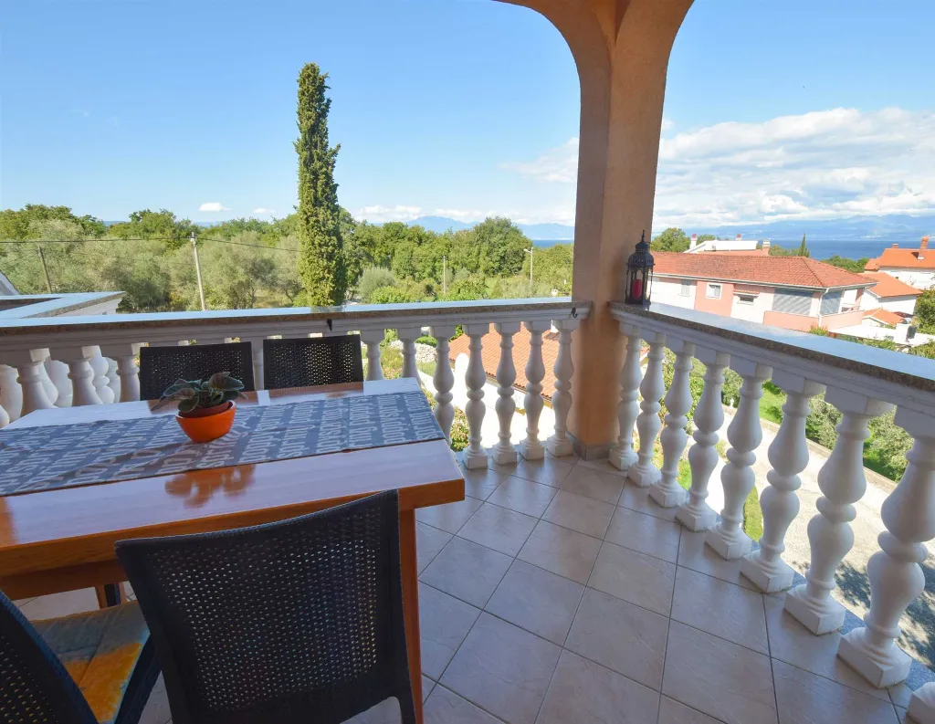 Apartment in Malinska for 4 Guests