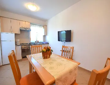 Apartment in Malinska for 4 Guests