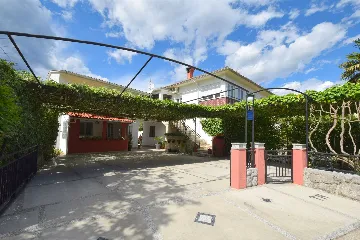 Two-Bedroom Apartment with Balcony in Sveti Anton