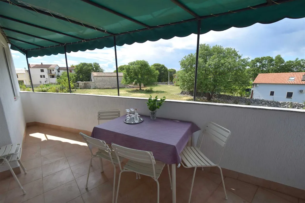 Two-Bedroom Apartment with Balcony in Sveti Anton