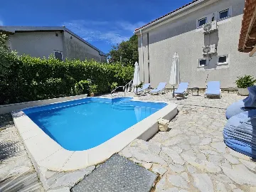 Malinska 2-Bedroom Apartment for 4 Guests