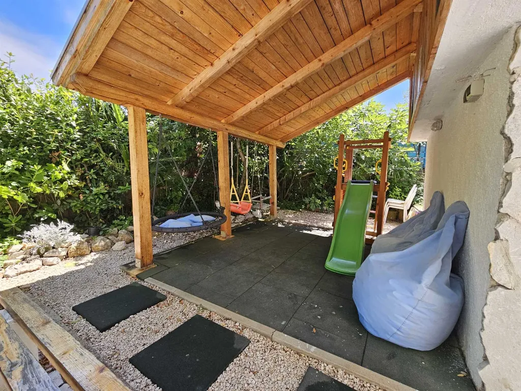 Malinska 2-Bedroom Apartment for 4 Guests