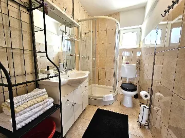 Malinska 2-Bedroom Apartment for 4 Guests