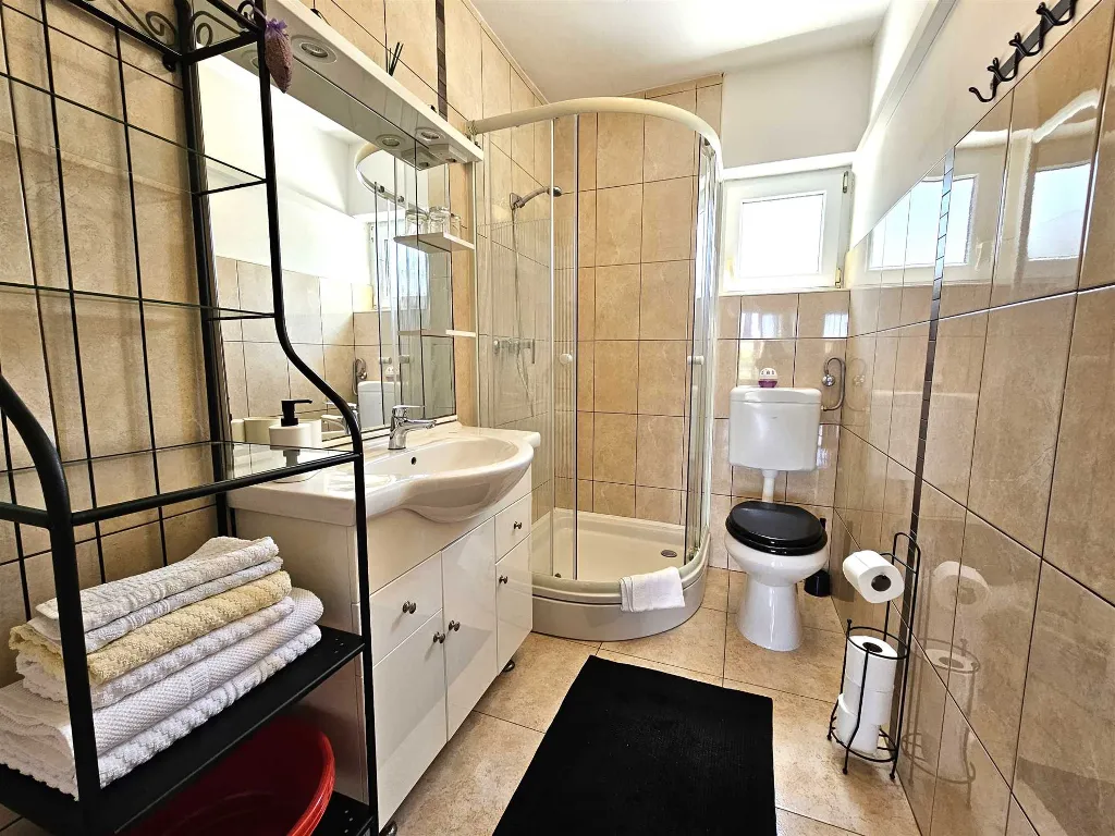 Malinska 2-Bedroom Apartment for 4 Guests