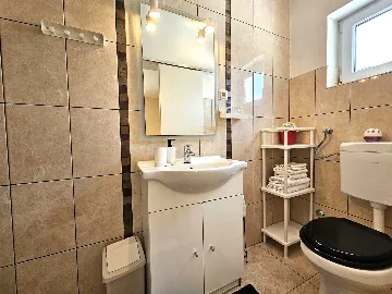 Malinska 2-Bedroom Apartment for 4 Guests