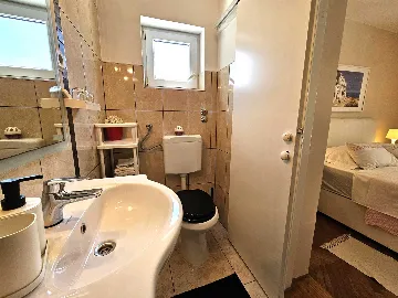 Malinska 2-Bedroom Apartment for 4 Guests