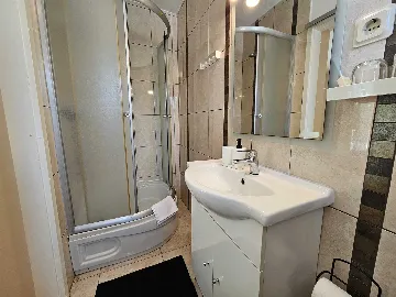 Malinska 2-Bedroom Apartment for 4 Guests