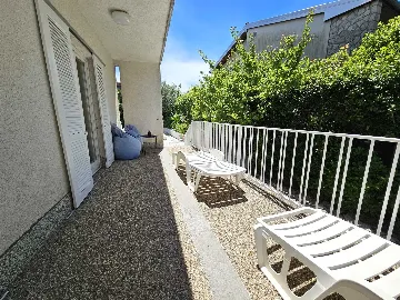 Malinska 2-Bedroom Apartment for 4 Guests