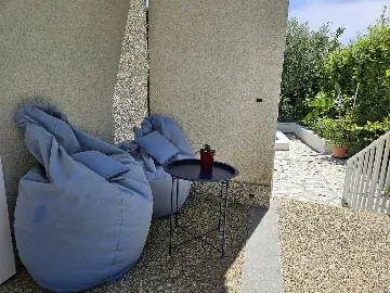 Malinska 2-Bedroom Apartment for 4 Guests