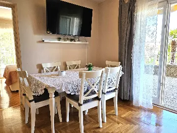 Malinska 2-Bedroom Apartment for 4 Guests
