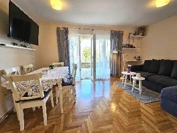 Malinska 2-Bedroom Apartment for 4 Guests