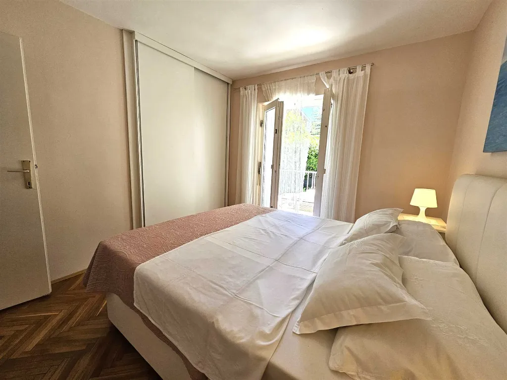 Malinska 2-Bedroom Apartment for 4 Guests