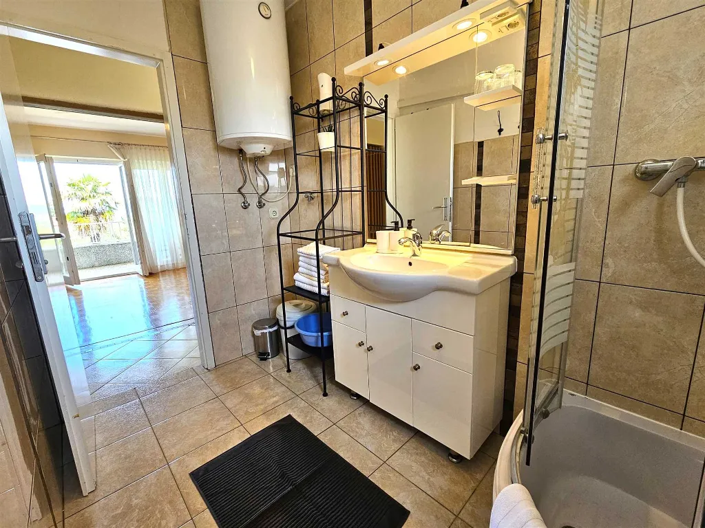 2-Bedroom Apartment with Shared Pool in Malinska
