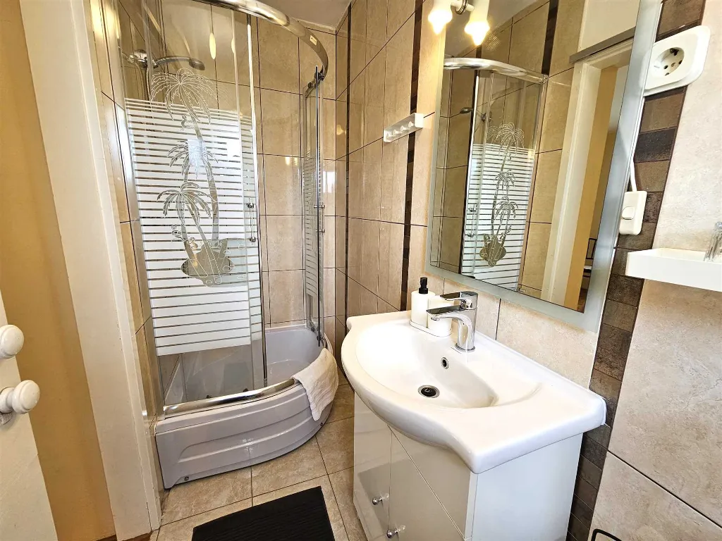2-Bedroom Apartment with Shared Pool in Malinska