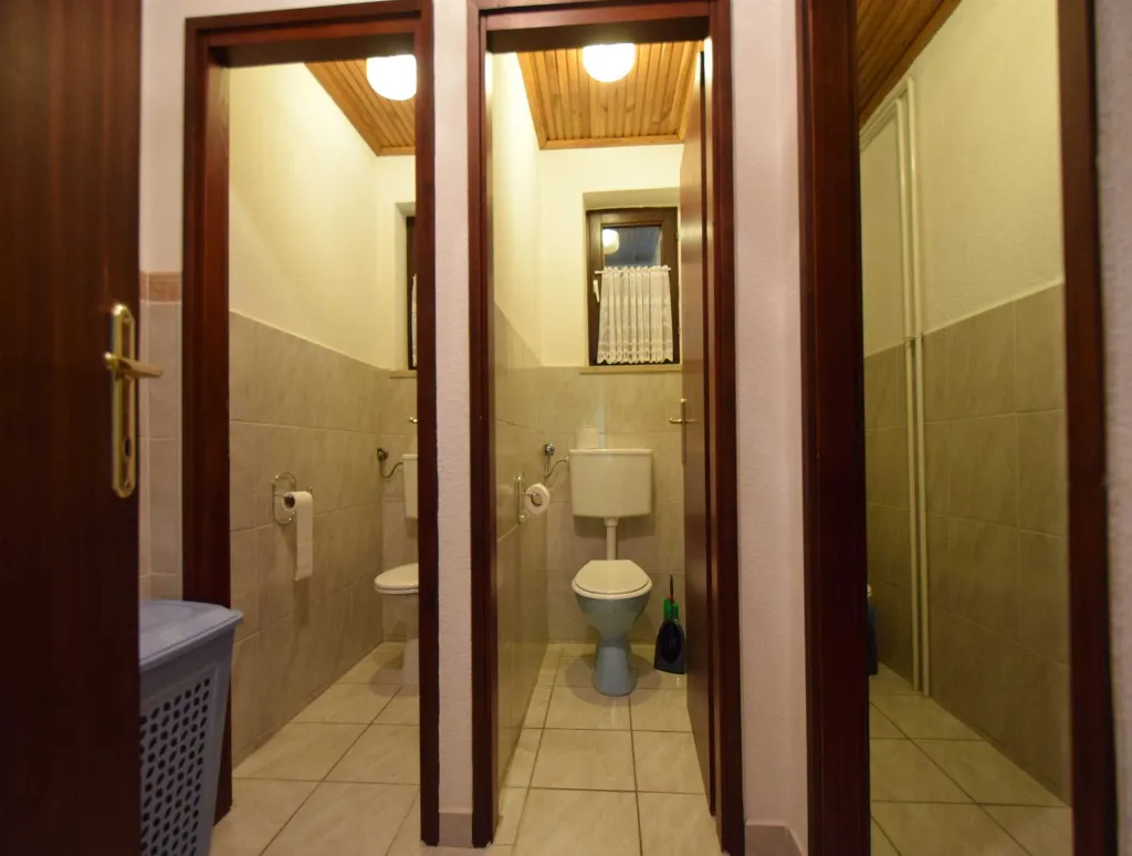 3-Bedroom Apartment in Vantačići with Terrace