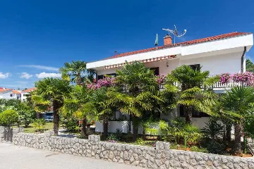 3-Bedroom Apartment in Malinska with Terrace