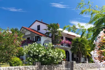 3-Bedroom Apartment in Malinska with Terrace