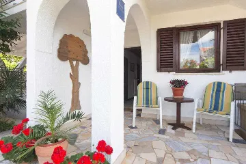 3-Bedroom Apartment in Malinska with Terrace