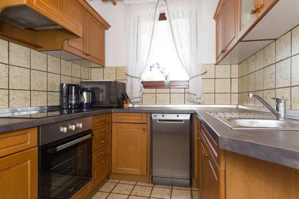 3-Bedroom Apartment in Malinska with Terrace