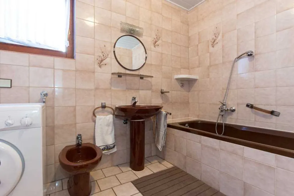 3-Bedroom Apartment in Malinska with Terrace