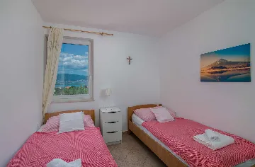 Čižići Apartment with Balcony for 4 Guests