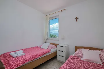 Čižići Apartment with Balcony for 4 Guests