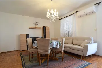 Ground-Floor Malinska Apartment for 5 Guests