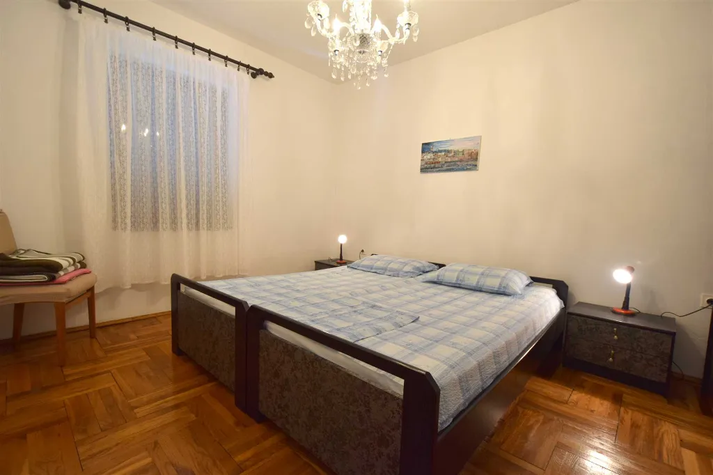Ground-Floor Malinska Apartment for 5 Guests