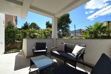 Ground-Floor Malinska Apartment for 5 Guests