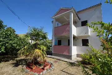 Ground-Floor Malinska Apartment for 5 Guests