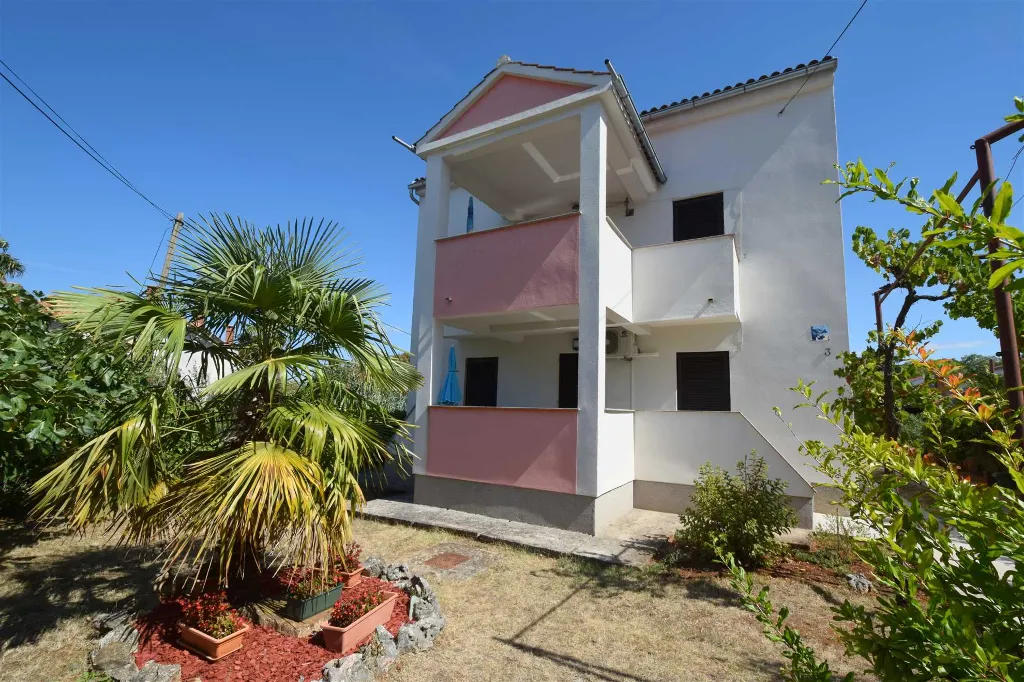 2-Bedroom Apartment in Malinska with Balcony