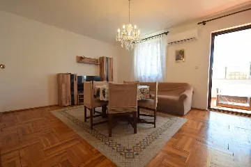 2-Bedroom Apartment in Malinska with Balcony