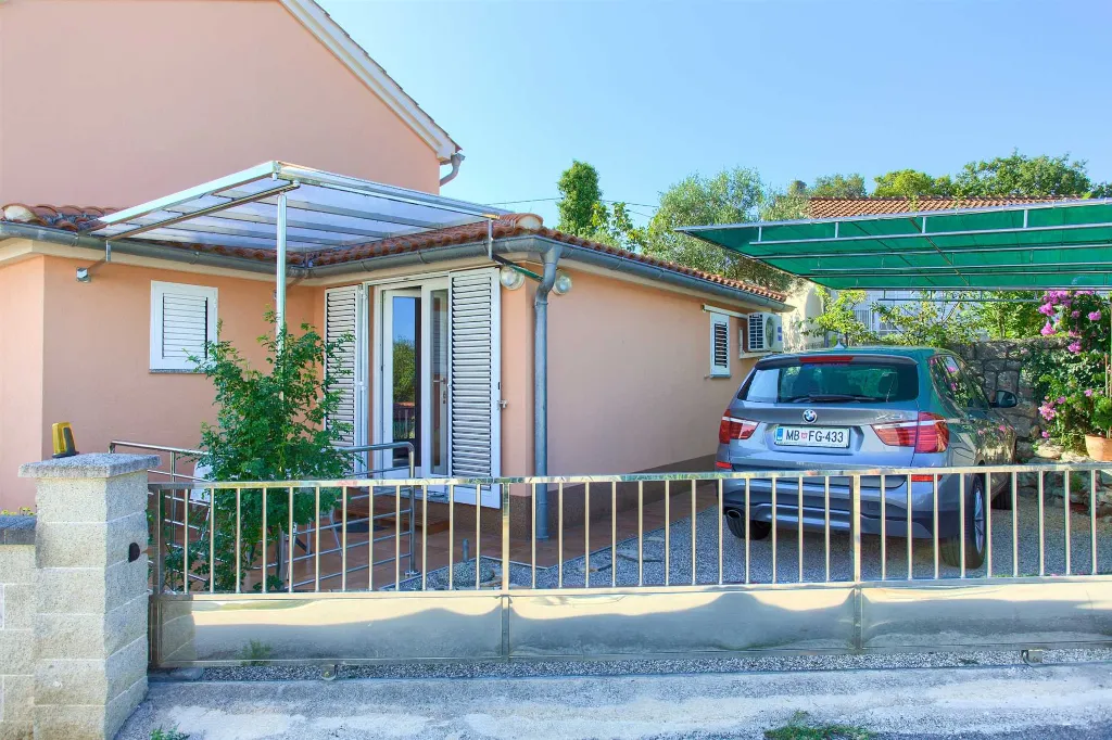 Studio Apartment in Vantačići for 2 Guests