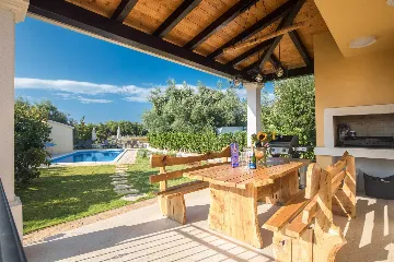 3-Bedroom Villa in Oštrobradići for 6 Guests