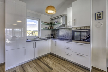 Čižići 2-Bedroom Apartment for 4 Guests