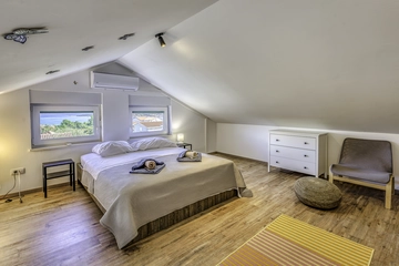 Čižići 2-Bedroom Apartment for 4 Guests