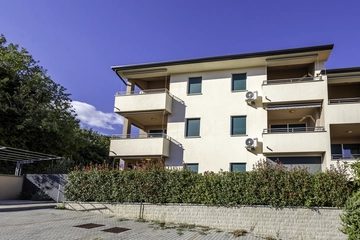 2-Bedroom Apartment in Čižići for 4 Guests