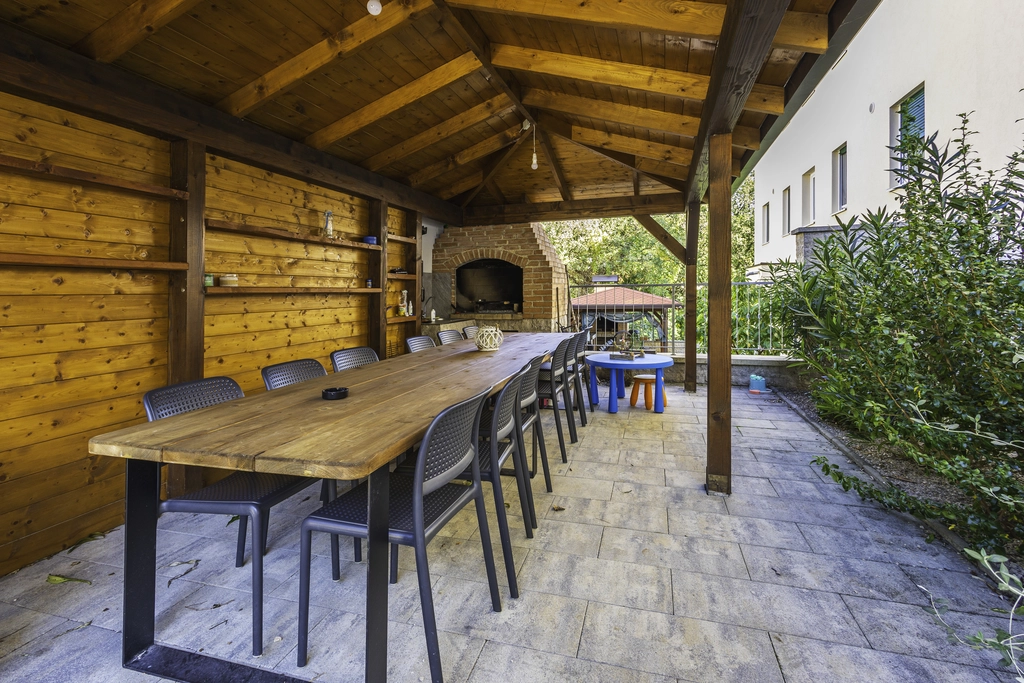Apartment with Balcony in Čižići for 4 Guests