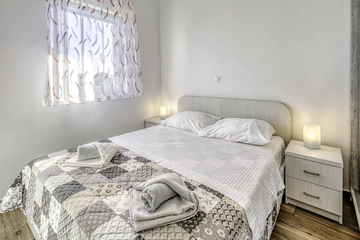 Apartment with Balcony in Čižići for 4 Guests